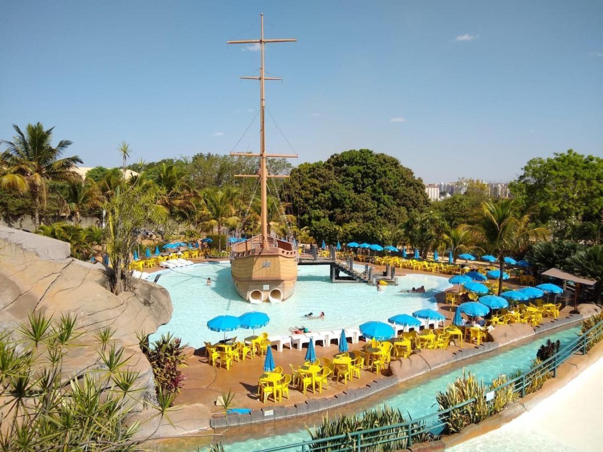 Piazza Diroma Villa Caldas Novas Bagian luar foto